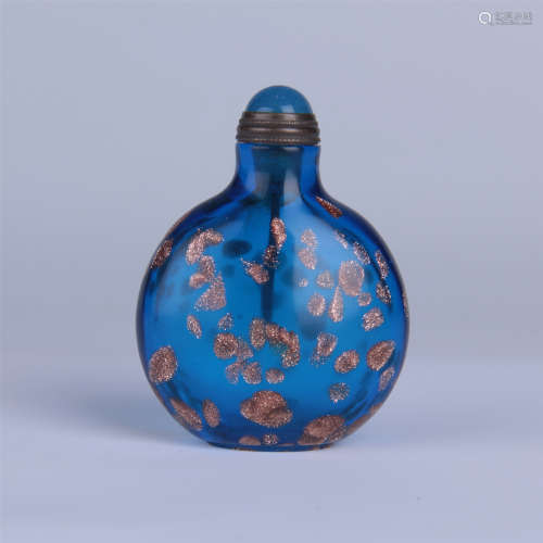 CHINESE PARTLY GILT BLUE PEKING GLASS SNUFF BOTTLE