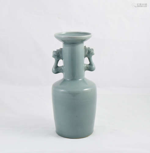 CHINESE PORCELAIN CELADON GLAZE VASE