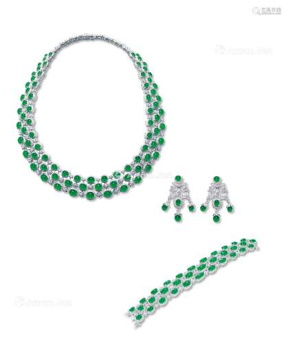 瑰丽天然满绿翡翠蛋面配钻石项链、耳环、手链套装