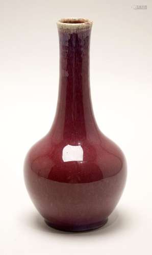 Vase à long col de forme changjingping en porcelai...
