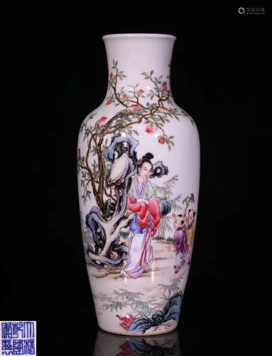 A ENAMELED BOTTLE VASE WITH QIANLONG MARK