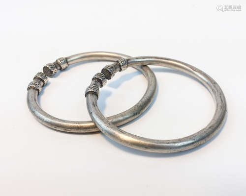 PAIR SILVER BANGLES