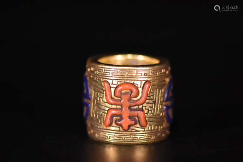 A GILT SILVER MOLDED ARCHER RING