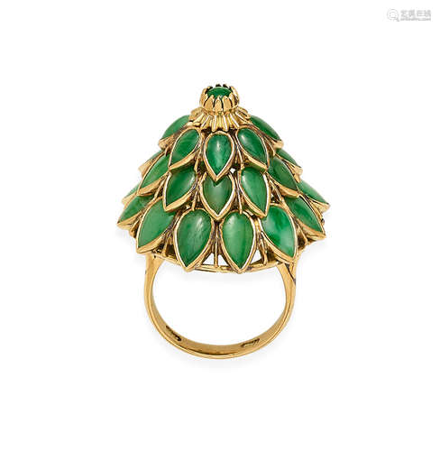 A jadeite jade and 14k gold ring