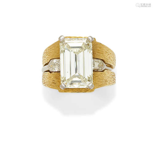 A diamond and platinum ring with 18k gold jacket