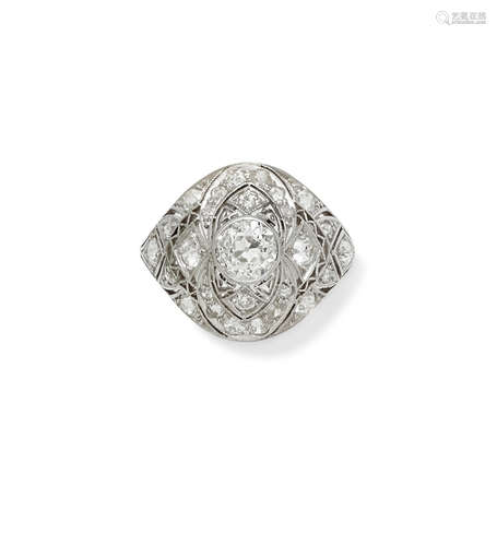 An Art Deco Diamond and Platinum Ring, circa 1915