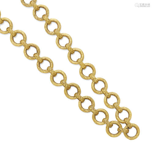 An 18k gold chain