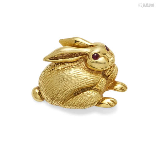 A ruby and 18k gold rabbit brooch