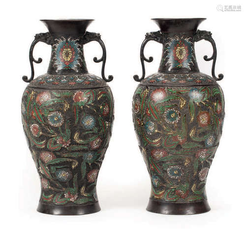 JAPON Époque MEIJI (1868 1912)Paire de vases ba...