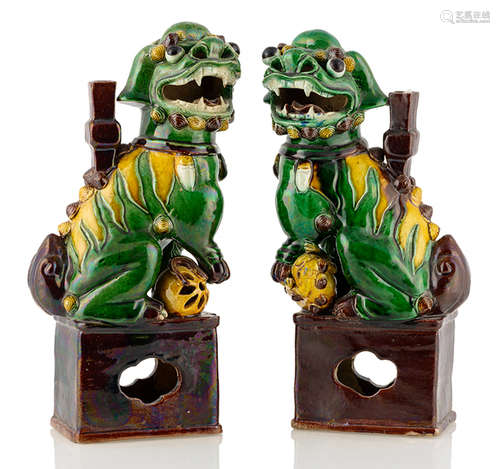 A PAIR OF PARTLY IRIDESCENT SANCAI-GLAZED GUARDIAN LIONS - Property from a South German private collection