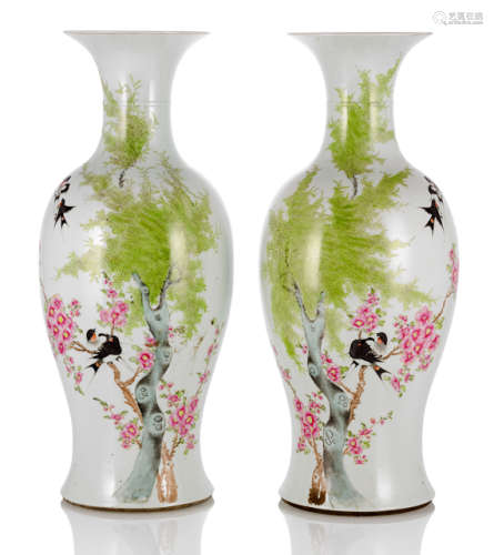 A PAIR OF FAMILLE ROSE BALUSTER VASES WITH SWALLOW DECOR AND INSCRIPTION