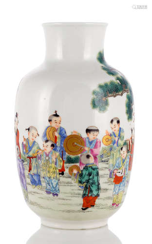 A FAMILLE ROSE VASE WITH CHILDREN PLAYING MUSIC