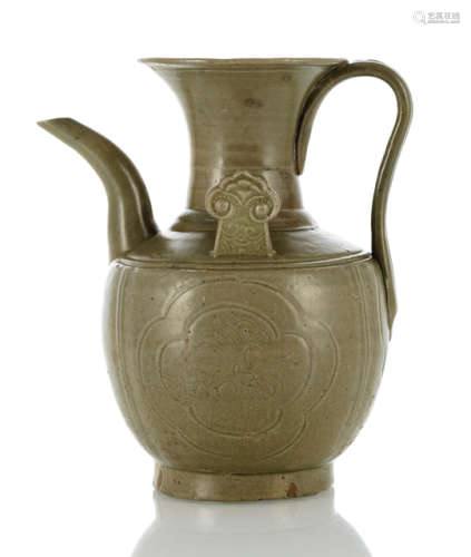 A GREEN-GLAZED EWER WITH RUYI DECORATION