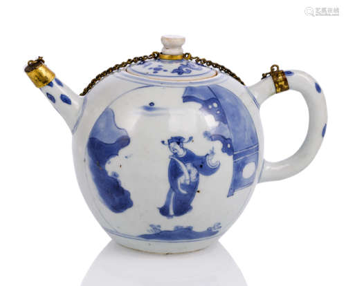 A BLUE AND WHITE PORCELAIN TEAPOT AND COVER WITH GILT MOUNTS
