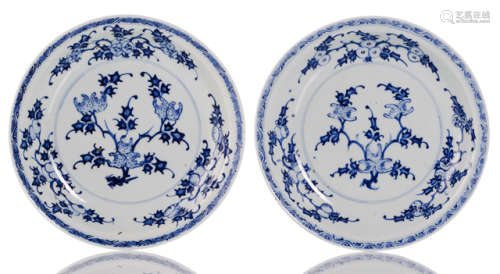 A PAIR OF UNDERGLAZE BLUE FINGER CITRONS DISHES