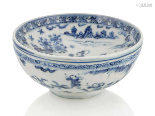A RARE BLUE AND WHITE WARMING BOWL