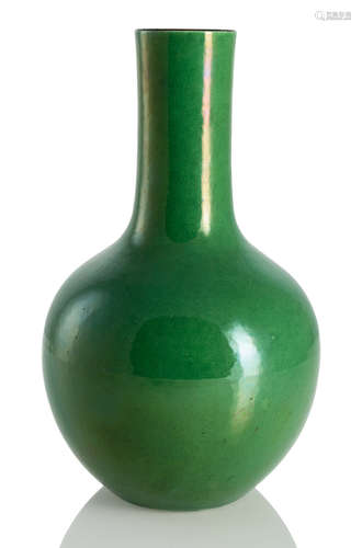 AN APPLE-GREEN CRAZED BOTTLE VASE