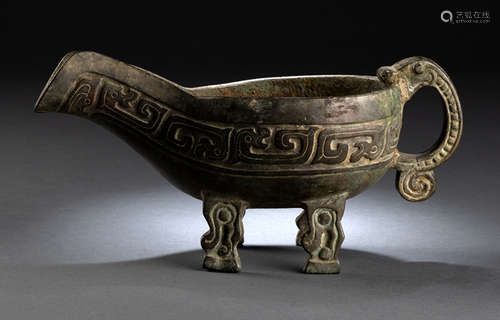 A BRONZE SPOUTED WATER VESSEL (YI)