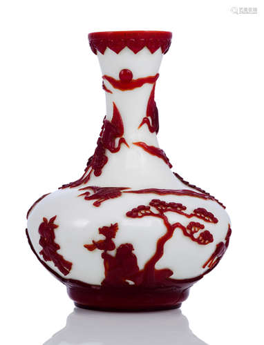 A FINE WHITE RED-OVERLAY BEIJING GLASS VASE WITH SHOULAO AND LANDSCAPE