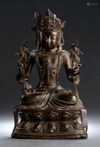 A BRONZE FIGURE OF GUANYIN