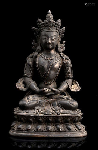 A BRONZE FIGURE OF AMITAYUS