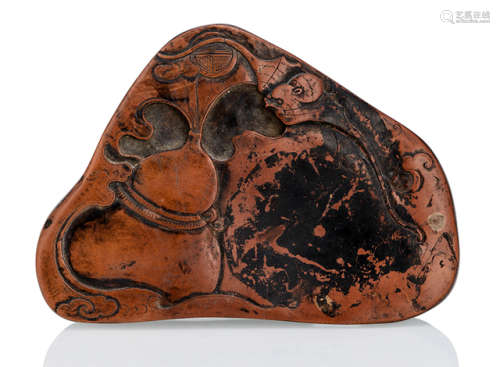 A CARVED BROWN BRUSHSTONE WITH BAT ANSD GOURD