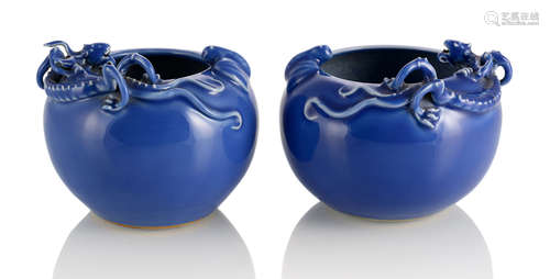 A PAIR OF BLUE-GLAZED PORCELAIN BRUSHWASHERS WITH CHILONG