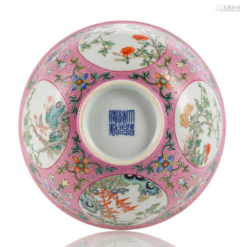 A FINE PINK-GROUND SCRAFFIATO MEDAILLON PORCELAIN BOWL