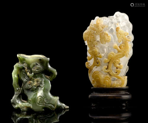 A TWO-COLORED CRYSTAL FINGER CITRON VESSEL AND A JADE VESSEL IN SHAPE OF A TREE TRUNK