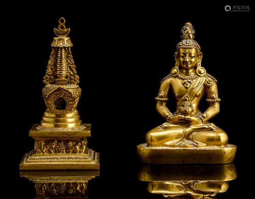 A GILT-BRONZE FIGURE OF AMITAYUS AND A GILT-BRONZE STUPA