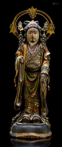 A POLYCHROME PAINTED WOOD SCULPTURE OF KANNON