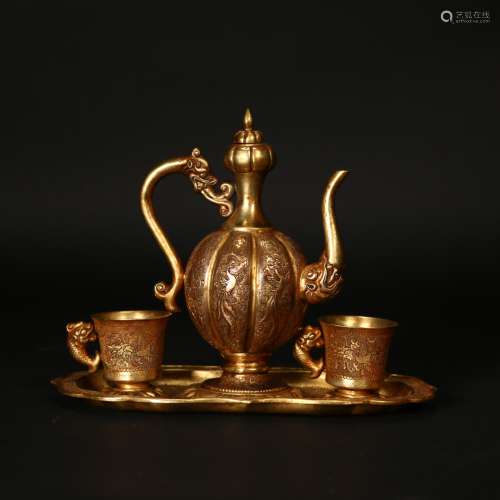 A Chinese Antique Gilt-Bronze Wine Set
