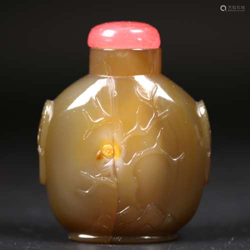 A Fine Carved Agate Snuff Bottle,Qing dynasty