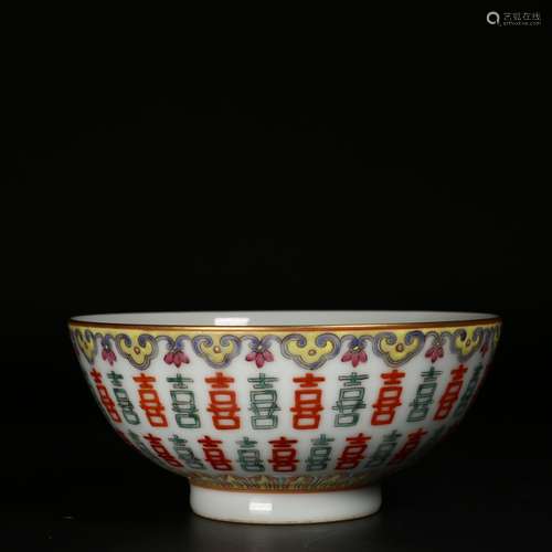 A Chinese Familie Rose Porcelain Bowl