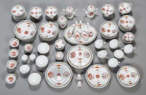 A LARGE PORCELAIN TEA, COFFEE AND DINNER SERVICE, ca. 120 PIECES, REPUBLIC PERIOD