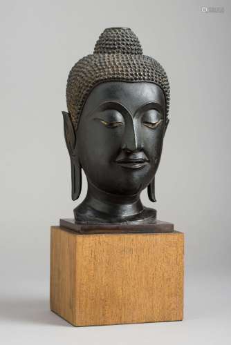 A 15TH CENTURY SUKHOTHAI BRONZE HEAD OF BUDDHA IN KAMPHAENG PHET STYLE