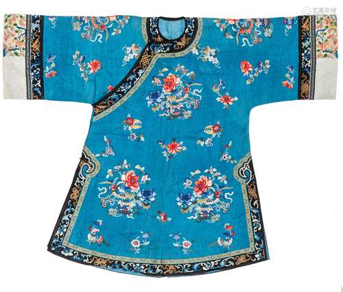 AN EMBROIDERED SILK MANCHU LADY'S INFORMAL ROBE, CHANGYI, QING