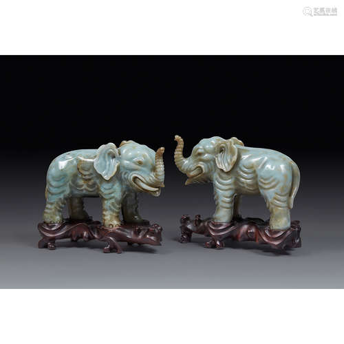 PAIRE DE STATUETTES D'ÉLÉPHANTS