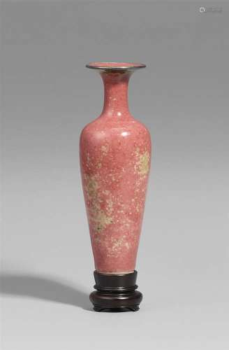 A peachbloom-glazed Guanyin vase. Kangxi period (1662-1722)