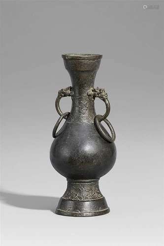 A pear-shaped bronze vase. Yuan dynasty