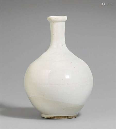 A cream-white glazed bottle vase. Korea. Joseon dynasty (1392-1910), 18th/19th century