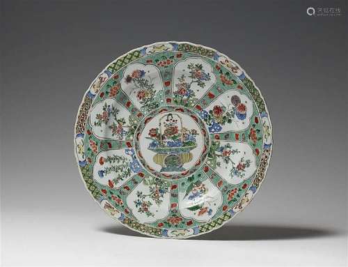A large famille verte dish. Kangxi period (1662-1722)