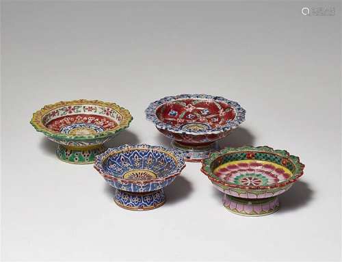 Four bencharong stem plates for the Thai market. 19th century