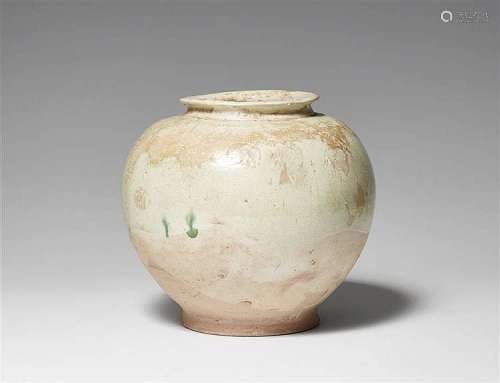 A light green-glazed pottery jar. Tang dynasty (618-907)