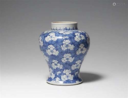 A blue and white 'cracked ice' baluster vase. Kangxi period (1662-1722)