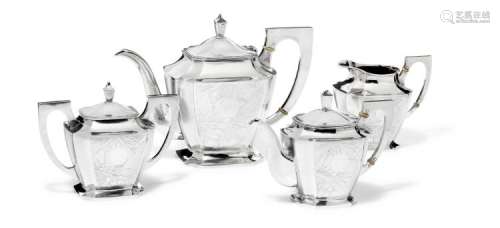 A Chinese Art Deco tea and coffee silver set. Maker Zee Sung, Shanghai. Weight 1502 gr. (4)
