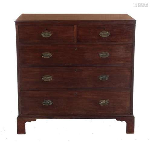 English mahogany chest of drawers