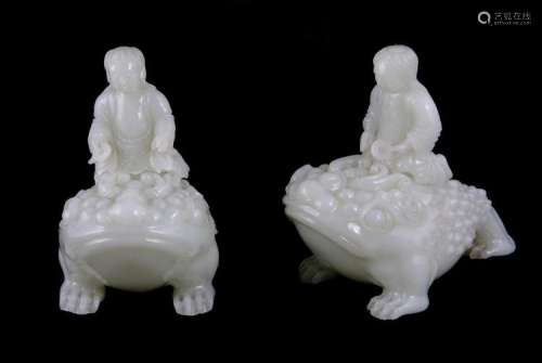 Pair Chinese jade Lui Hai and Toad vessels, four-character mark (4pcs)