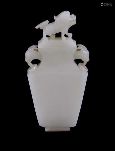 Chinese white jade vase and cover (2pcs)