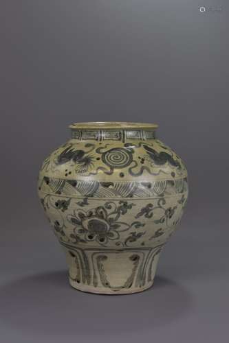 A CHINESE YUAN DYNASTY PORCELAIN JAR